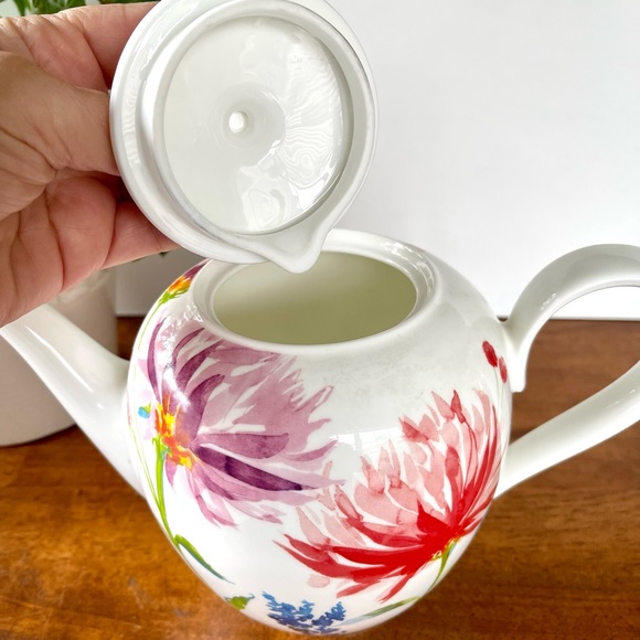 Villeroy and Boch Anmut Flowers Coffee Pot 50.75oz Made in Germany, New no box - Picture 4 of 11